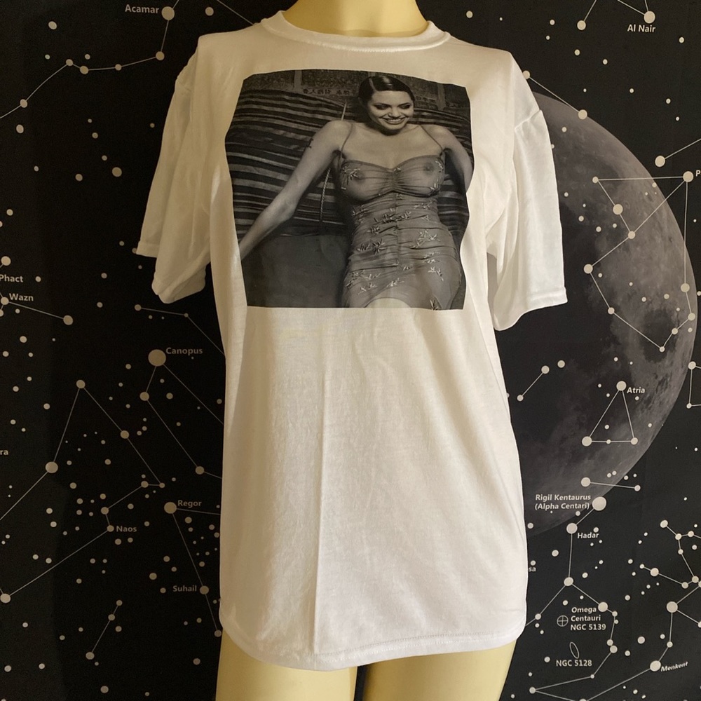 Angelina Jolie graphic tee. 🖤🤍
